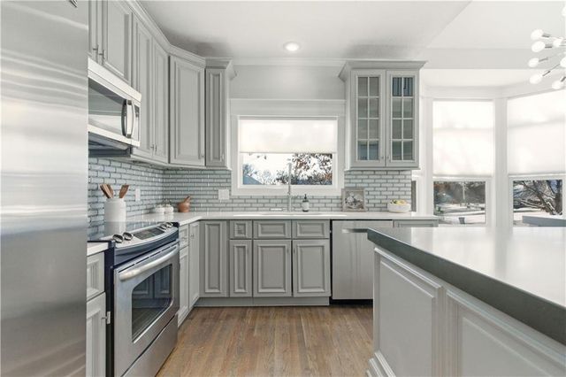 16942 E Heather Lane, Loch Lloyd, MO 64012