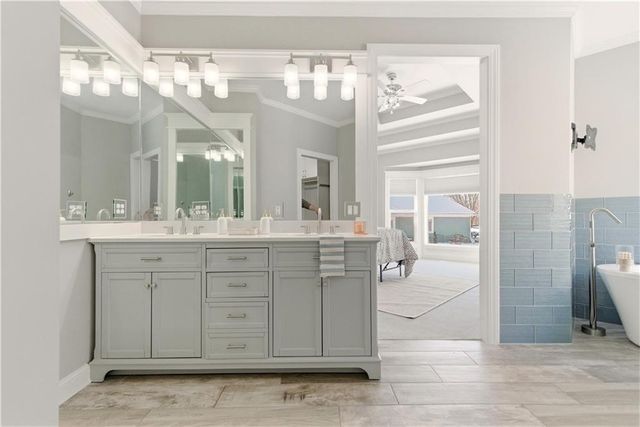 16942 E Heather Lane, Loch Lloyd, MO 64012