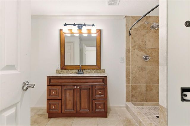 16942 E Heather Lane, Loch Lloyd, MO 64012