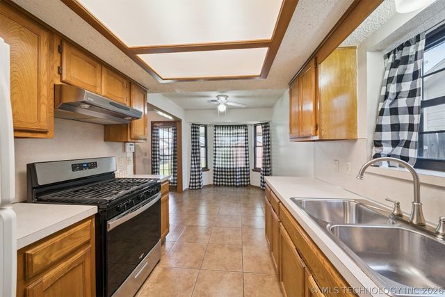 1508 S 138 East Avenue, Tulsa, OK 74108