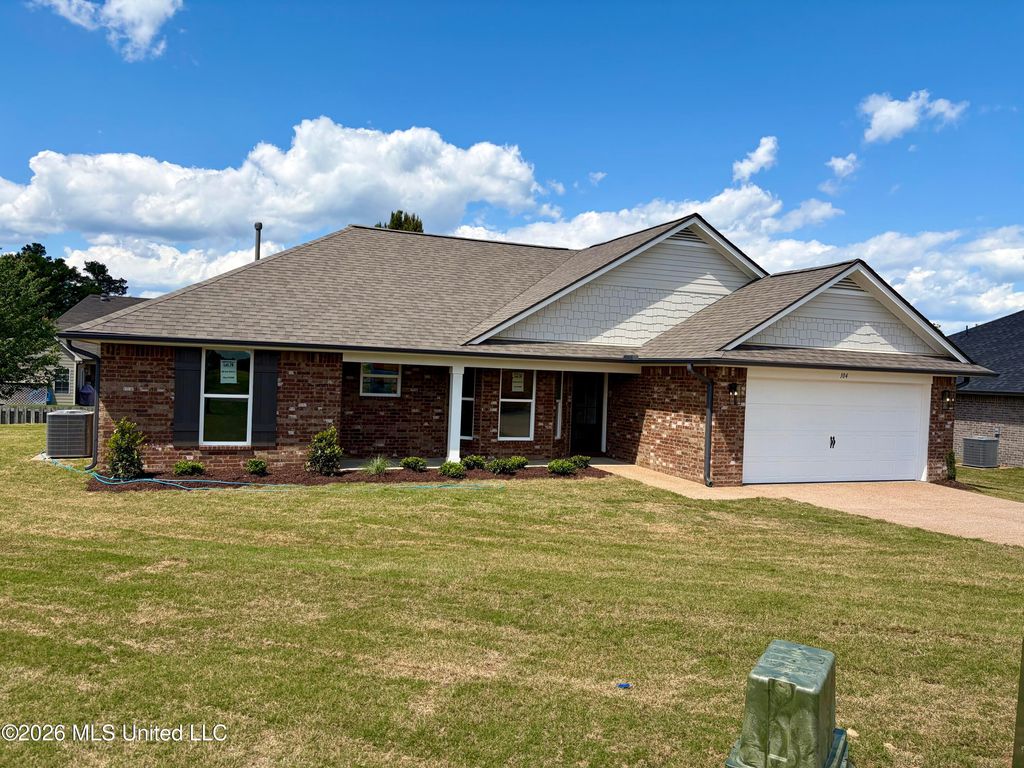 104 Red Bird Cove, Senatobia, MS 38668 — photo 2