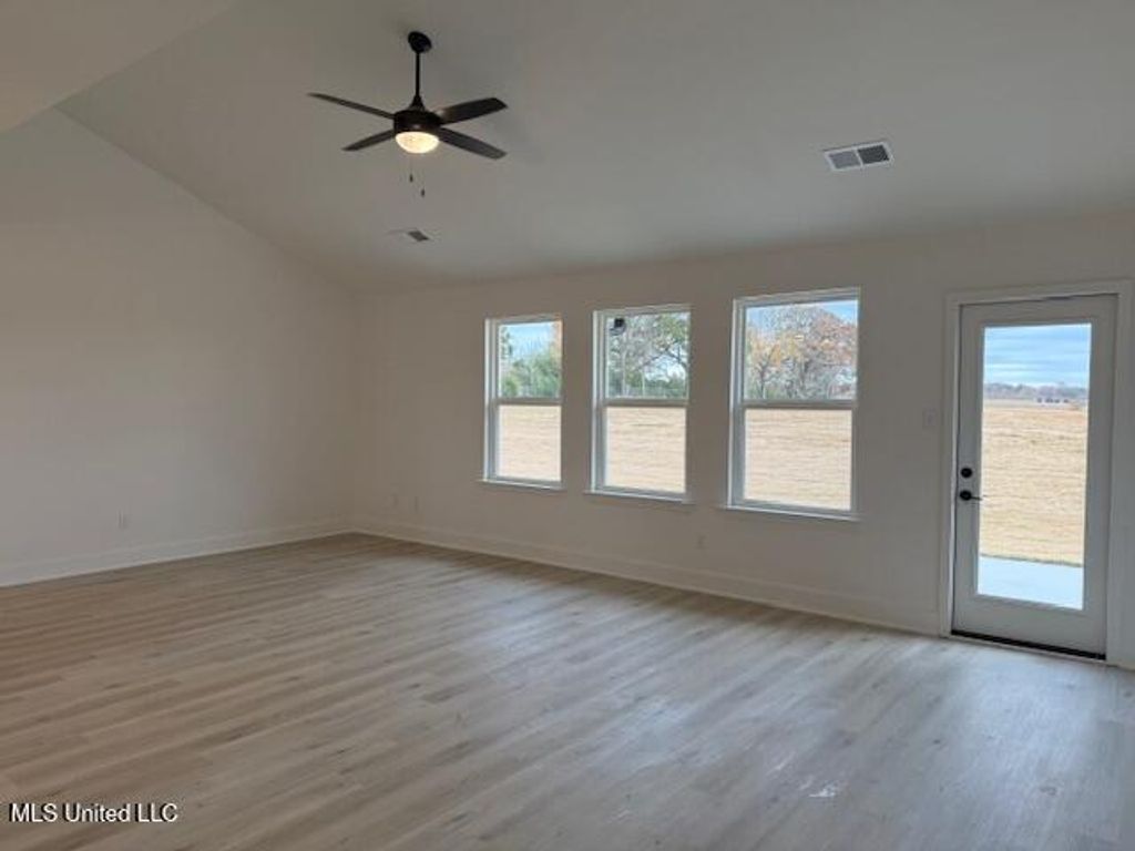 104 Red Bird Cove, Senatobia, MS 38668 — photo 3