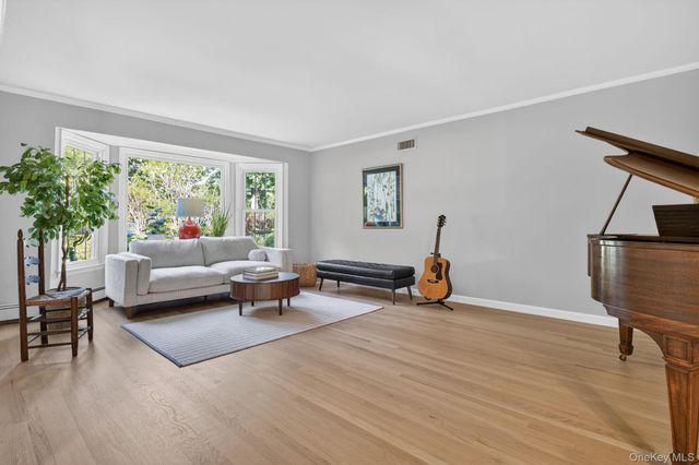 220 Cherry Valley Avenue, Garden City, NY 11530