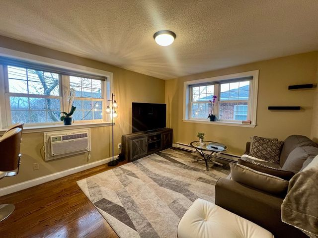 116 Sycamore St 26, Somerville, MA 02145