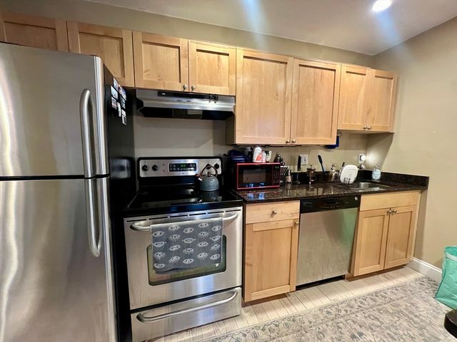 116 Sycamore St 26, Somerville, MA 02145