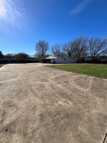 5212 Mansfield Highway, Forest Hill, TX 76119