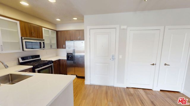 1040 Glendon Avenue 2154, Los Angeles, CA 90024