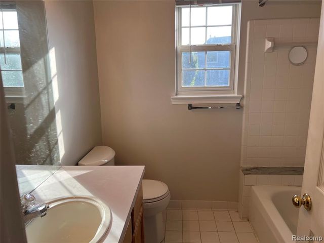 2802 Green Valley Drive, Ann Arbor, MI 48103