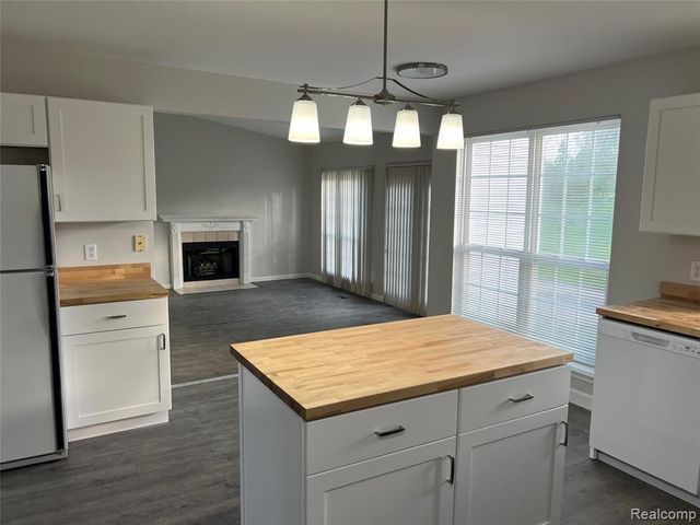 2802 Green Valley Drive, Ann Arbor, MI 48103