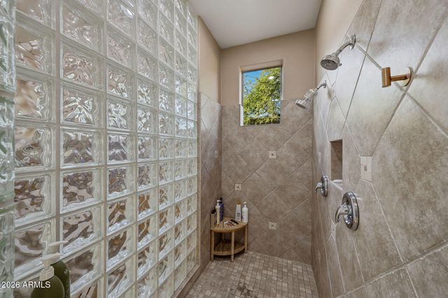 42410 N HARBOUR TOWN Court, Anthem, AZ 85086