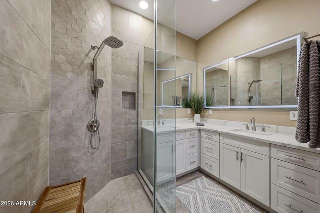 42410 N HARBOUR TOWN Court, Anthem, AZ 85086