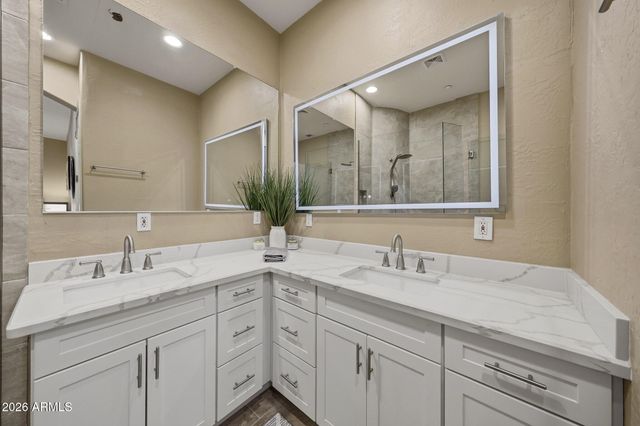 42410 N HARBOUR TOWN Court, Anthem, AZ 85086