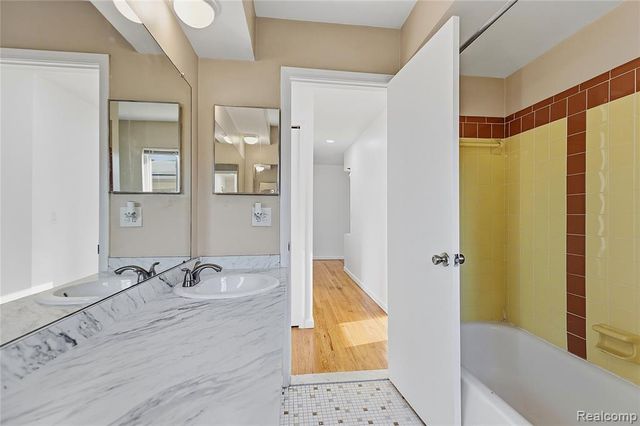 35074 Lana Lane, Sterling Heights, MI 48312