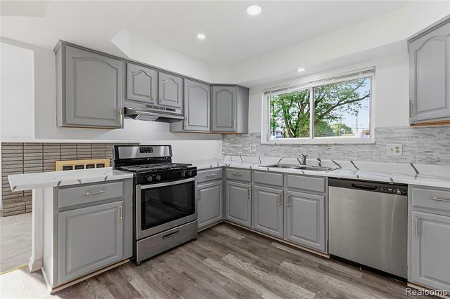 35074 Lana Lane, Sterling Heights, MI 48312