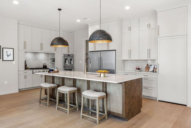 999 Enchanted Oaks DR, Driftwood, TX 78619