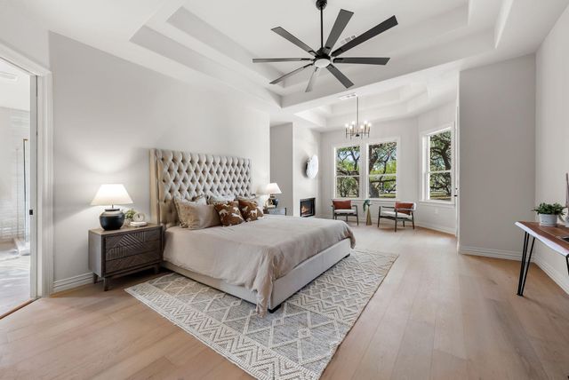 999 Enchanted Oaks DR, Driftwood, TX 78619