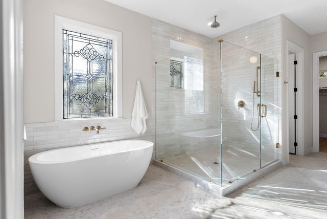 999 Enchanted Oaks DR, Driftwood, TX 78619