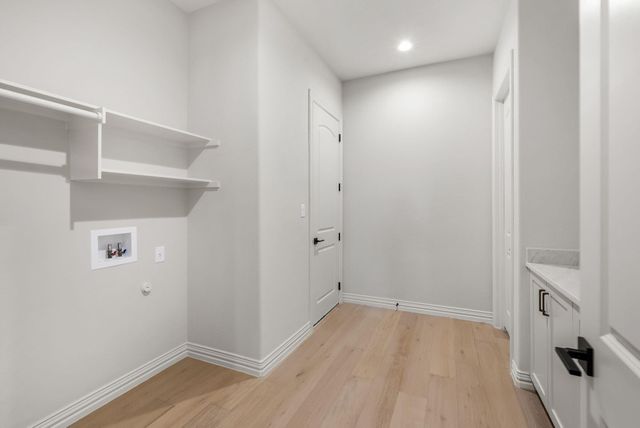 999 Enchanted Oaks DR, Driftwood, TX 78619