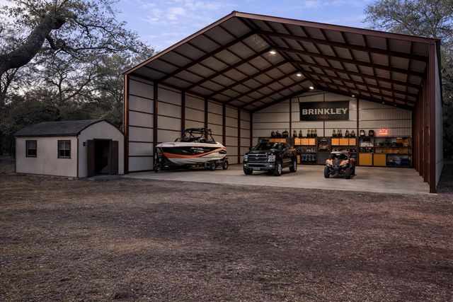 999 Enchanted Oaks DR, Driftwood, TX 78619