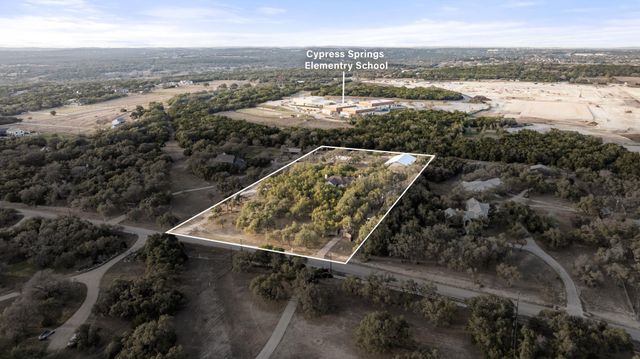 999 Enchanted Oaks DR, Driftwood, TX 78619