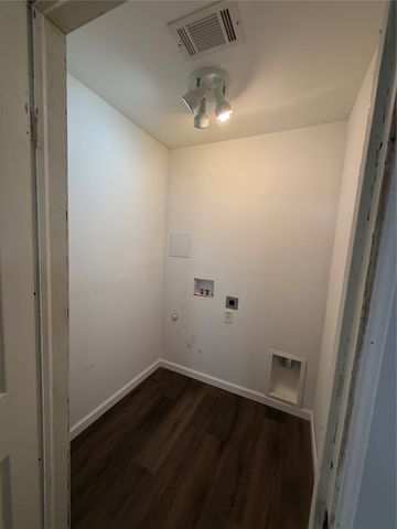 805 S 3rd Street, Grandview, TX 76050