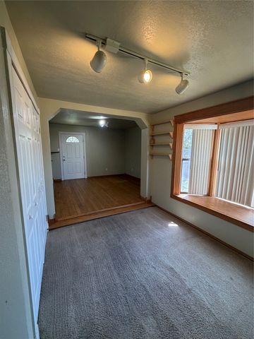 805 S 3rd Street, Grandview, TX 76050