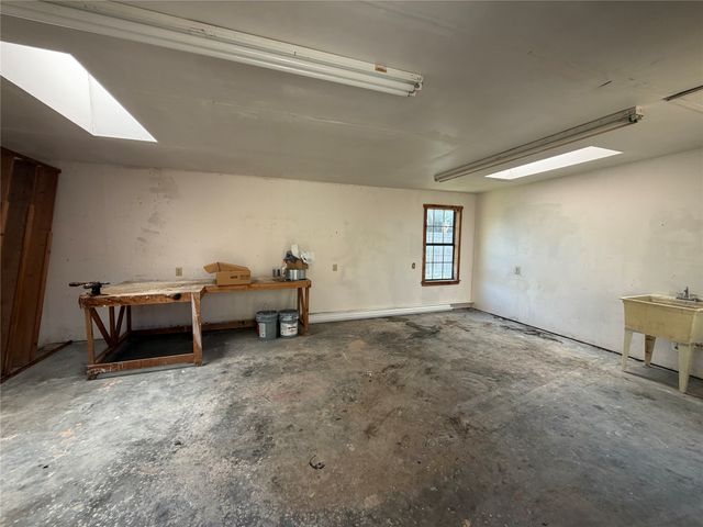 805 S 3rd Street, Grandview, TX 76050