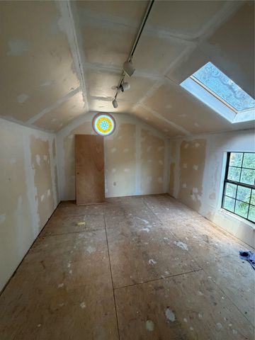 805 S 3rd Street, Grandview, TX 76050