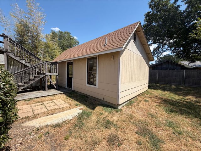 805 S 3rd Street, Grandview, TX 76050
