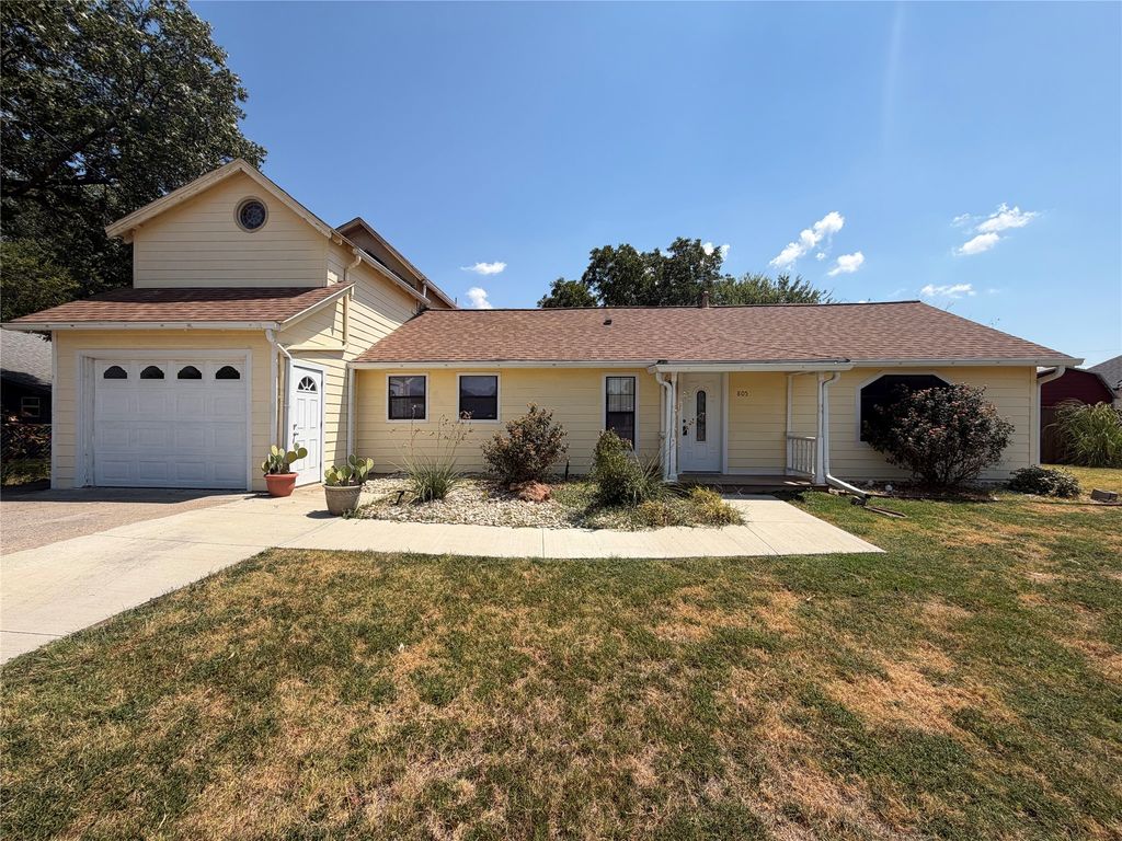 805 S 3rd Street, Grandview, TX 76050 — photo 2