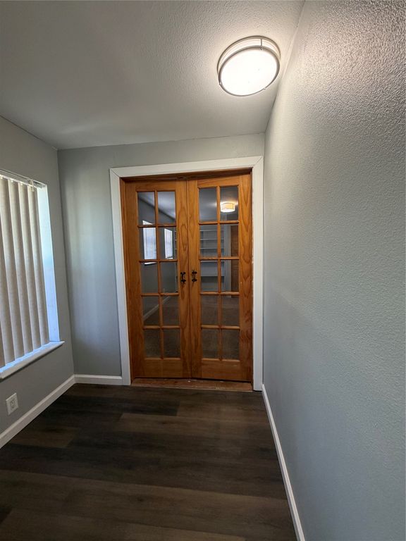 805 S 3rd Street, Grandview, TX 76050 — photo 4