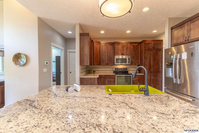 12705 Scott Street, Omaha, NE 68142