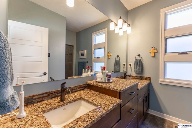 12705 Scott Street, Omaha, NE 68142