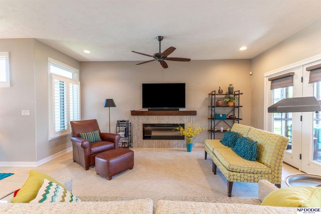 12705 Scott Street, Omaha, NE 68142