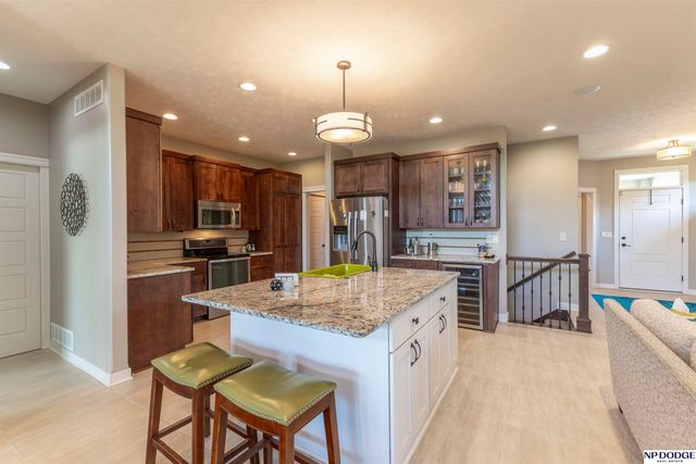 12705 Scott Street, Omaha, NE 68142