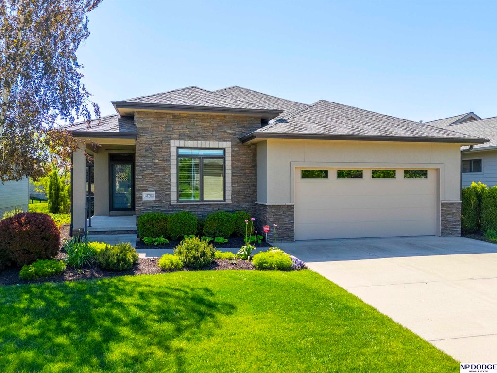 12705 Scott Street, Omaha, NE 68142