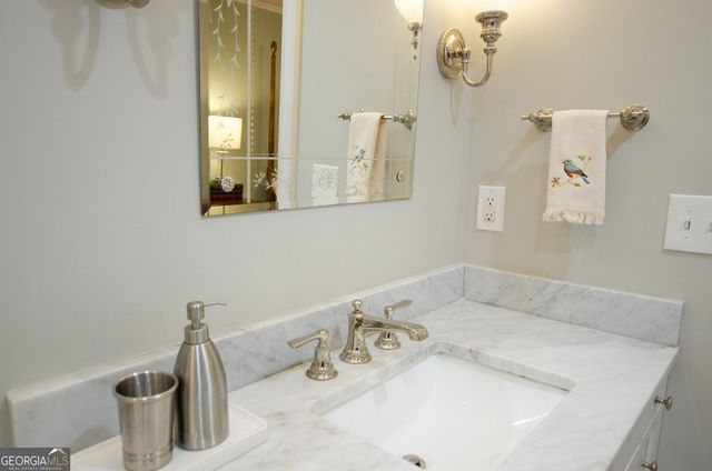 2734 Peachtree Road NW C101, Atlanta, GA 30305