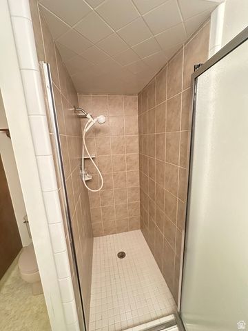 5488 S 250 E, Washington Terrace, UT 84405