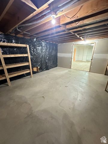 5488 S 250 E, Washington Terrace, UT 84405