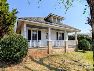 507 S College Street, Morganton, NC 28655