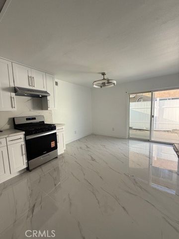 16682 Goldenwest 2, Huntington Beach, CA 92647