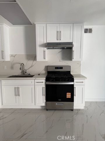 16682 Goldenwest 2, Huntington Beach, CA 92647