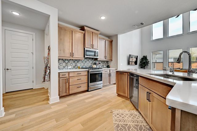 8509 Silverthorne ST, Austin, TX 78744