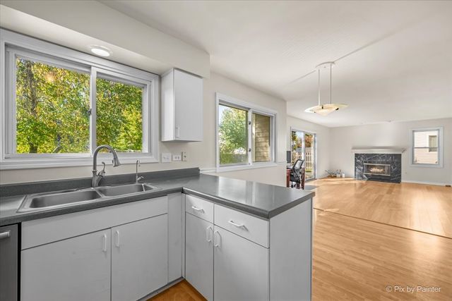 442 Santa Fe Trail, Cary, IL 60013