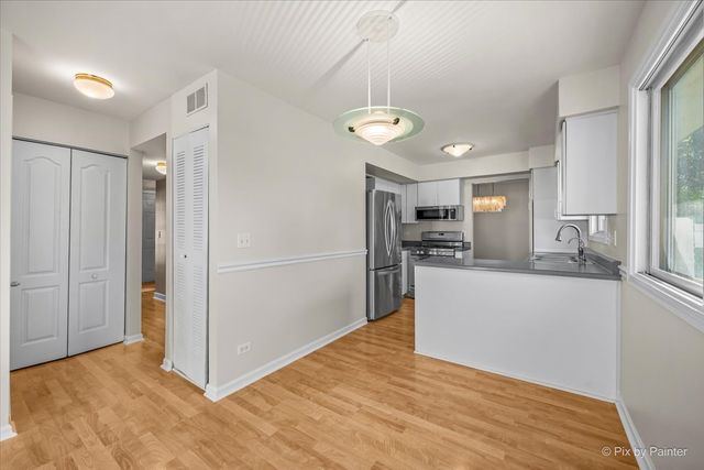 442 Santa Fe Trail, Cary, IL 60013