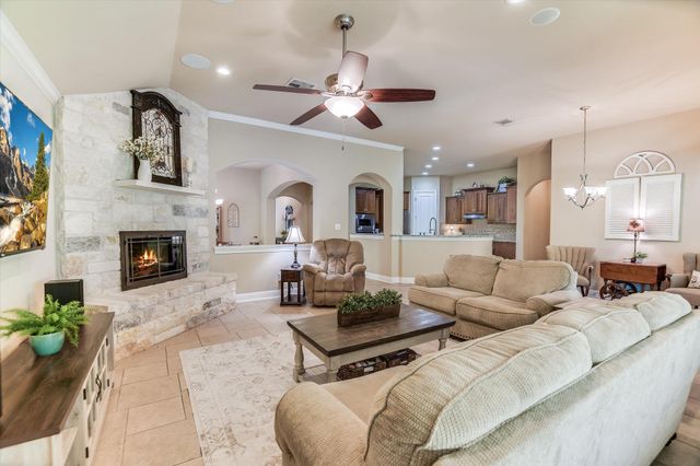 292 Swallowtail DR, Austin, TX 78737