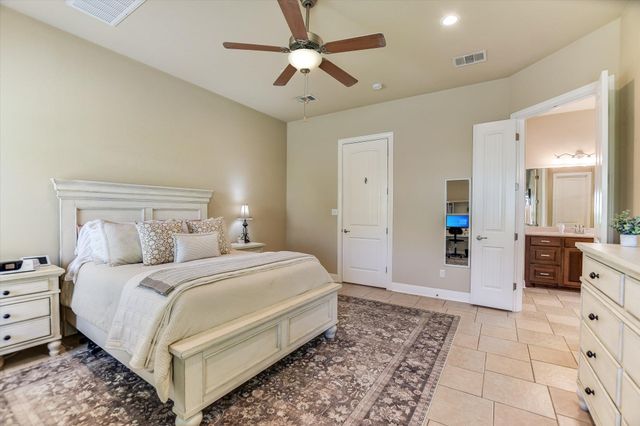 292 Swallowtail DR, Austin, TX 78737