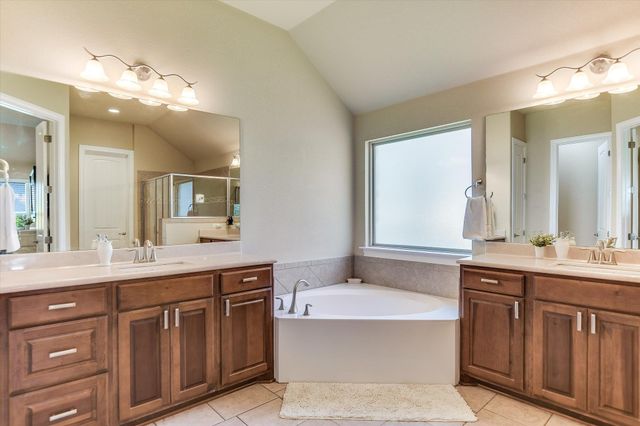 292 Swallowtail DR, Austin, TX 78737