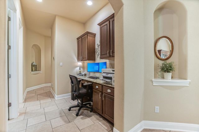 292 Swallowtail DR, Austin, TX 78737