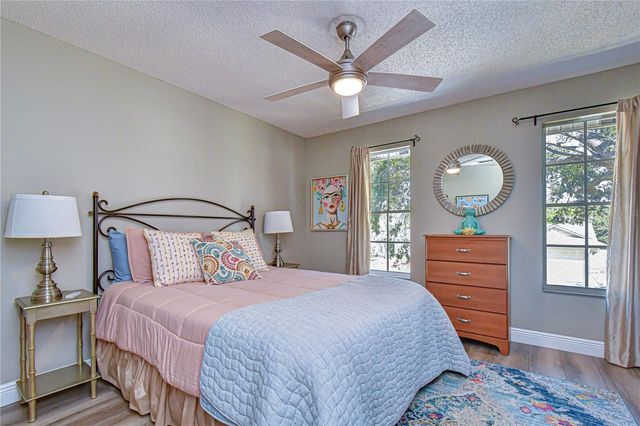 1617 SHADY LEAF DRIVE, Valrico, FL 33596